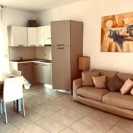 Con Piscina Condominiale