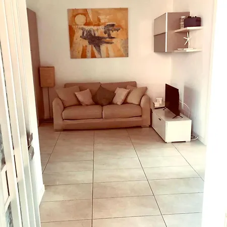 Con Piscina Condominiale *