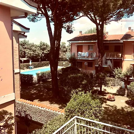 Con Piscina Condominiale *